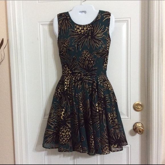 Maison Jules Dresses & Skirts - NWOT Maison Jules Sleeveless Dress Size S